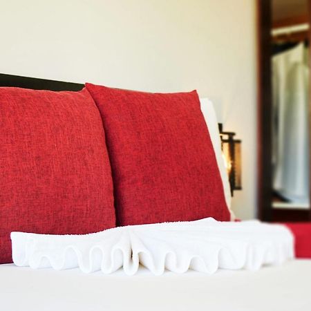 Laha Hotel Маун Екстер'єр фото