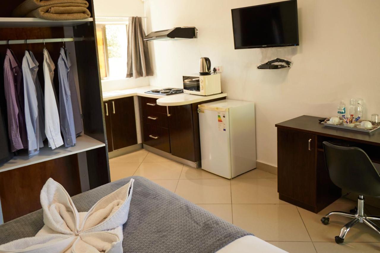 Laha Hotel Маун Екстер'єр фото