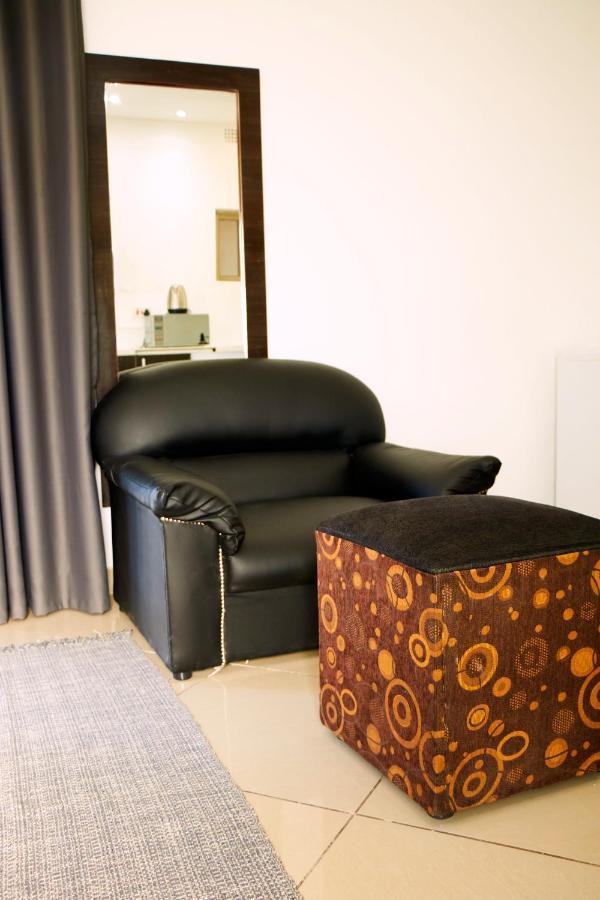 Laha Hotel Маун Екстер'єр фото