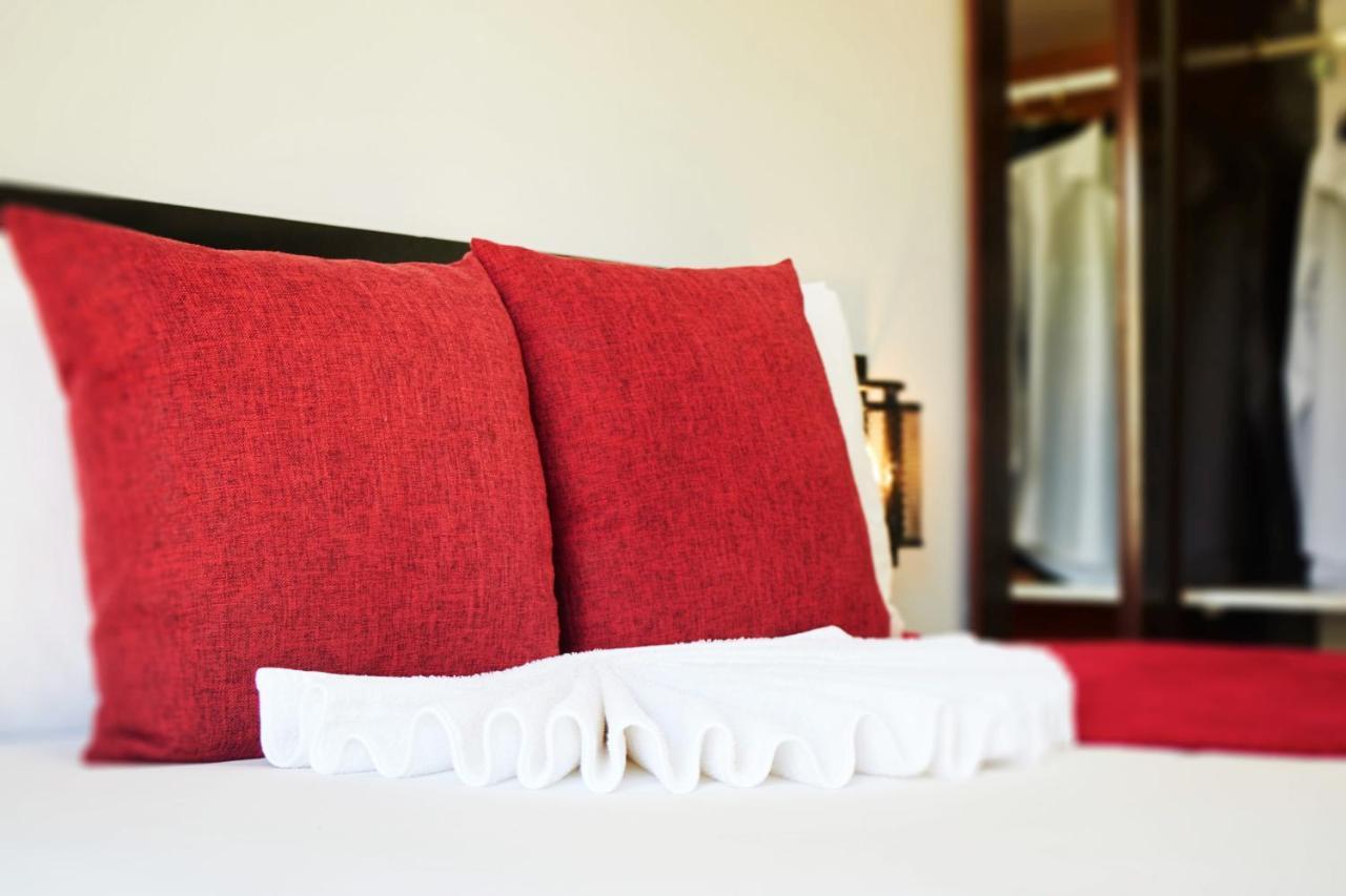 Laha Hotel Маун Екстер'єр фото