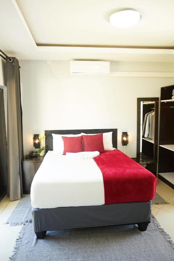 Laha Hotel Маун Екстер'єр фото