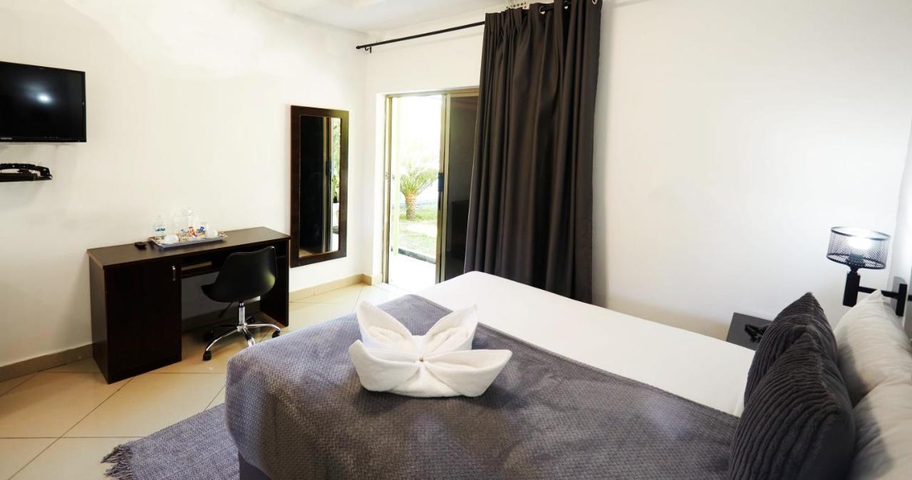 Laha Hotel Маун Екстер'єр фото